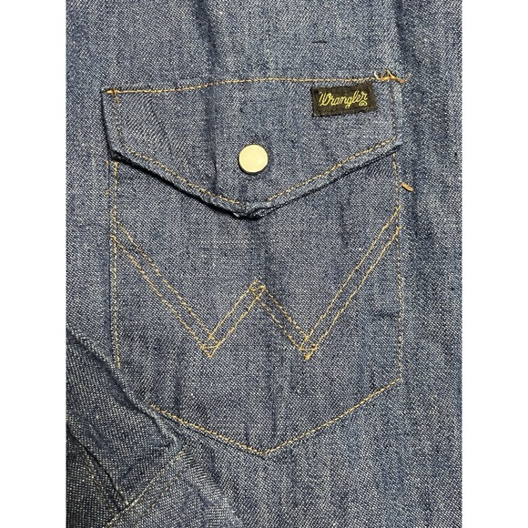 Vintage 70s Wrangler Denim Pearl Snap Western Shirt Made in USA Blue 16 x 33 - Picture 2 of 6
